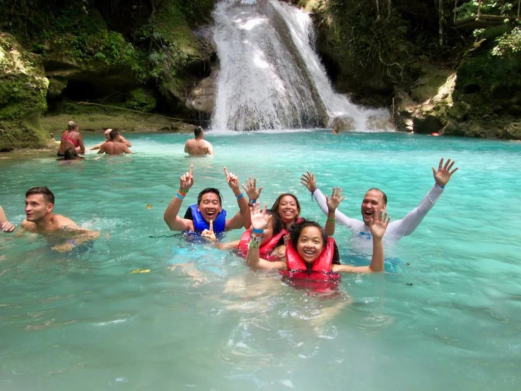 Blue Hole Ocho Rios – Cliff Jumping & River Hike
