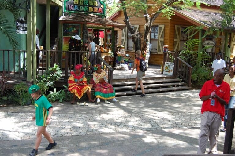 Ocho Rios Highlights Tour – Blue Hole & Konoko Gardens