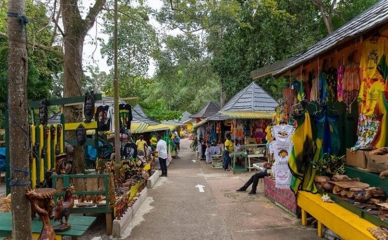 Beach Horseback Riding & Dunn’s River Falls – Combo Tour