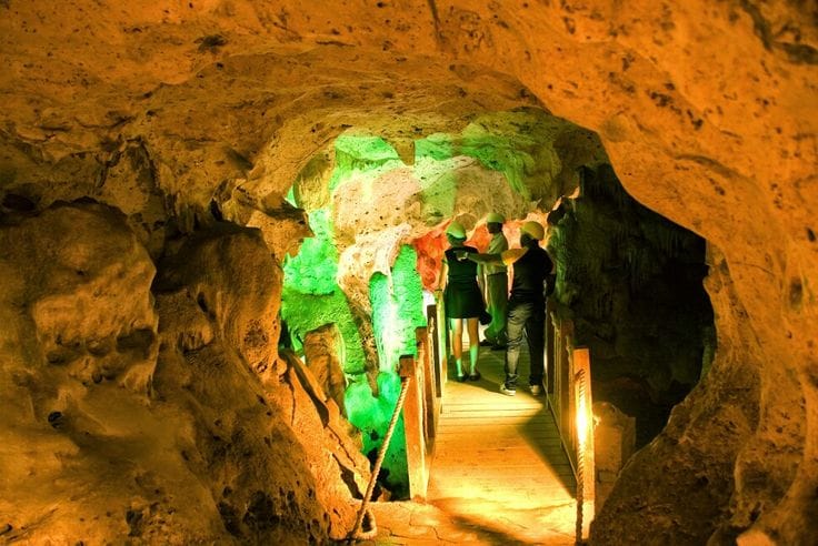 Green Grotto Caves & Dunn’s River Falls – Combo Tour