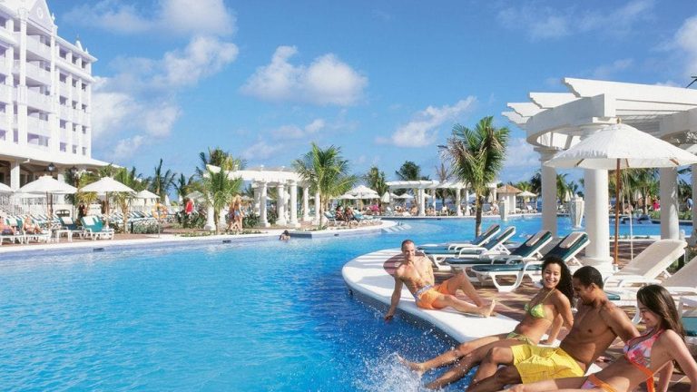 Riu Ocho Rios Airport Transfer