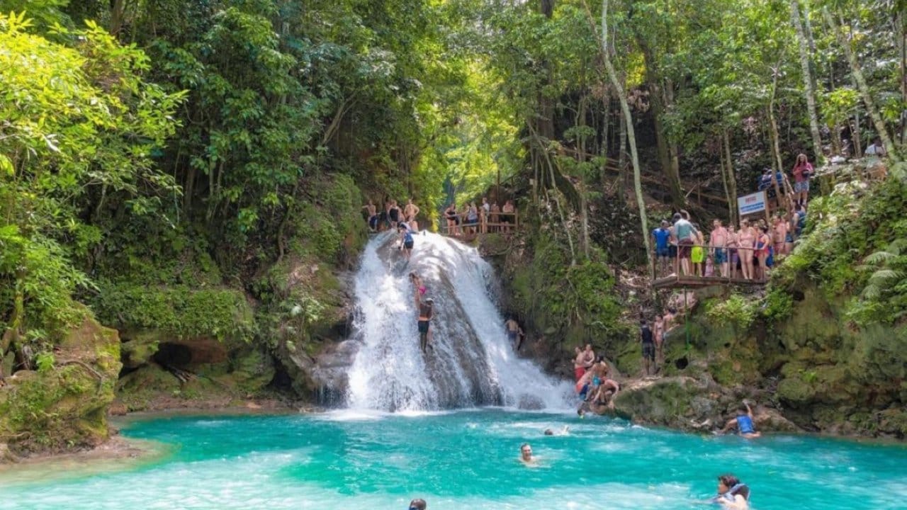 Blue Hole Ocho Rios & Dunn’s River Falls – Waterfall Tour